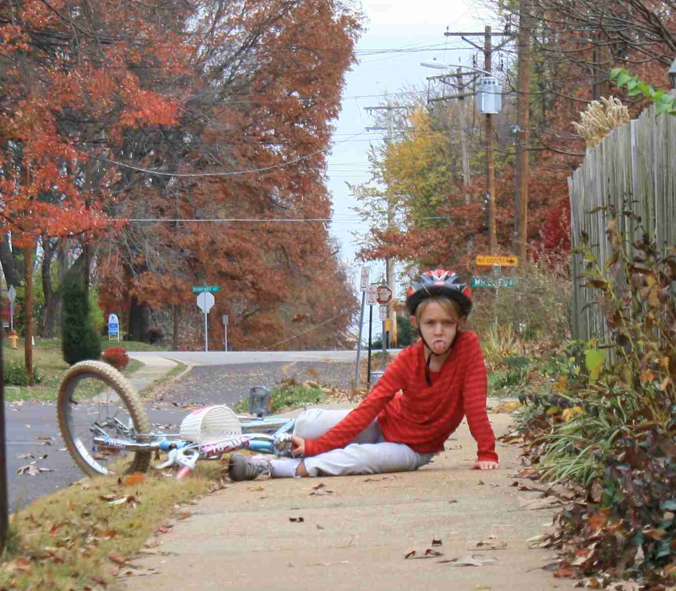 2012-11-11 Cate on a bike.jpg